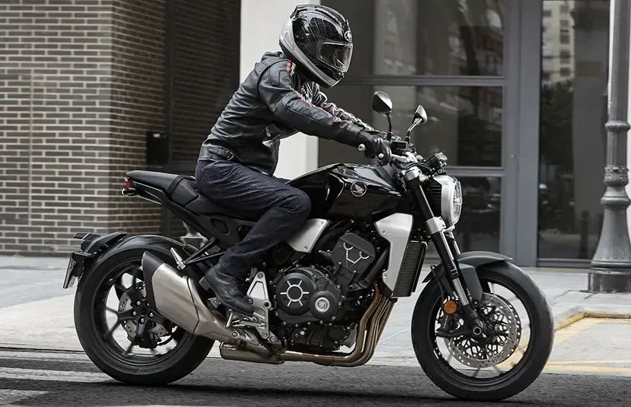 DISTINCTIVE AND COMPACT